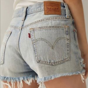 Levi’s 501 Shorts in Waveline
